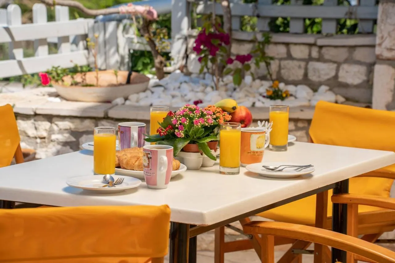 Ilias Apartments サミ