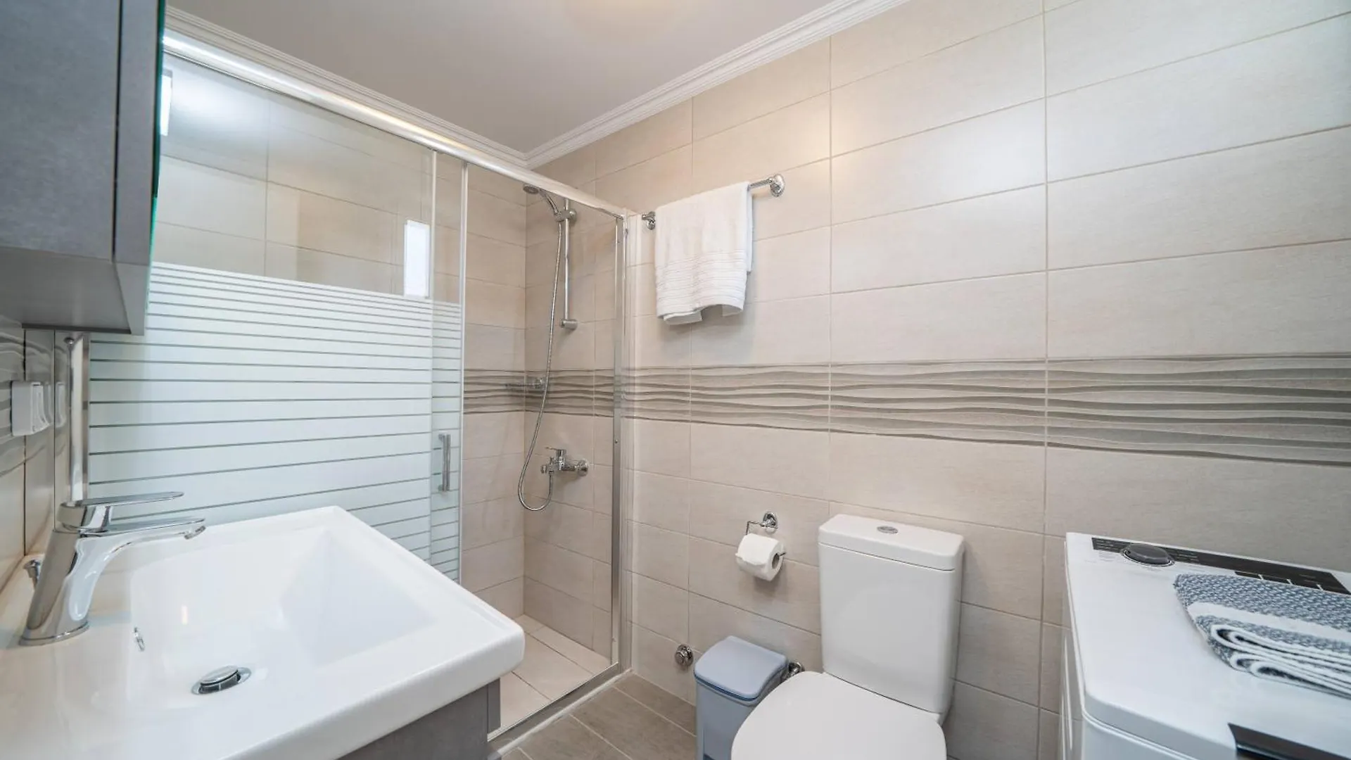 Ilias Apartments サミ