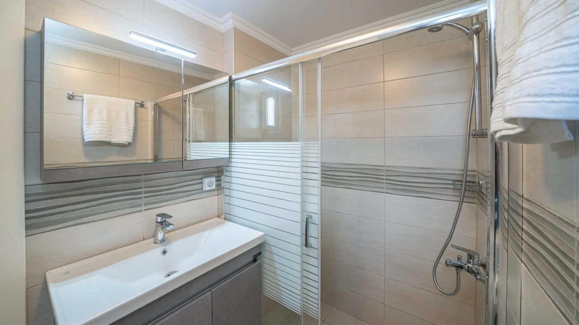 Ilias Apartments サミ